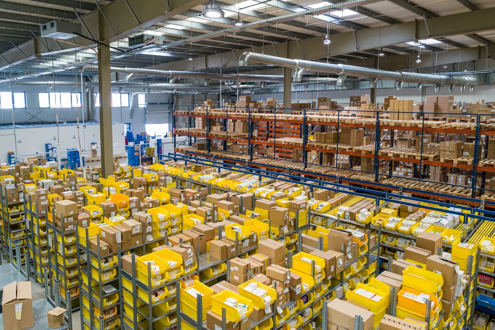Warehouse aisles and freight storage